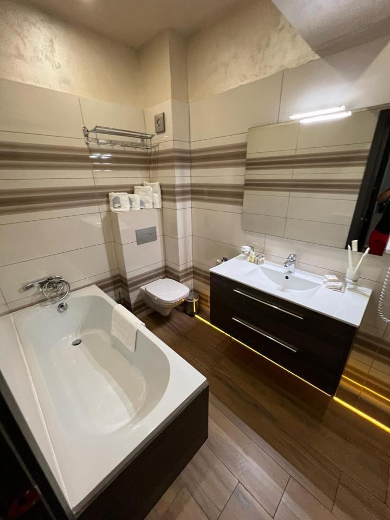 Mamaia White Tower Ξενοδοχείο Εξωτερικό φωτογραφία